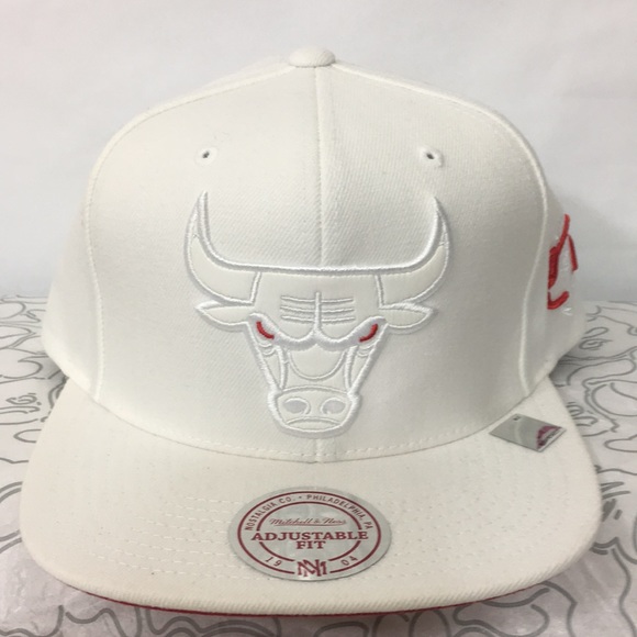 chicago bulls leather snapback